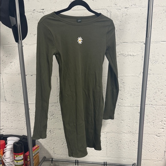 Wild Fable Olive Long Sleeve Dress with Daisy Accent Size XS - NWOT Ribbed - Picture 1 of 4